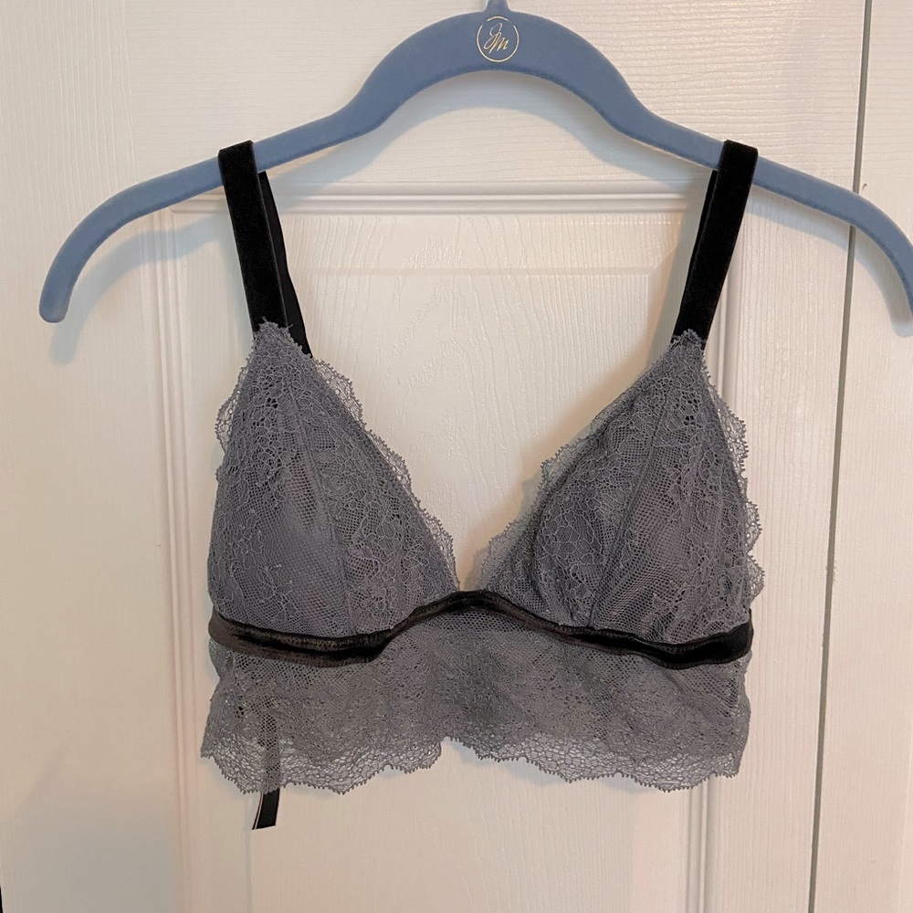Victoria Secret Beautiful Grey Lace Bralette Size Small